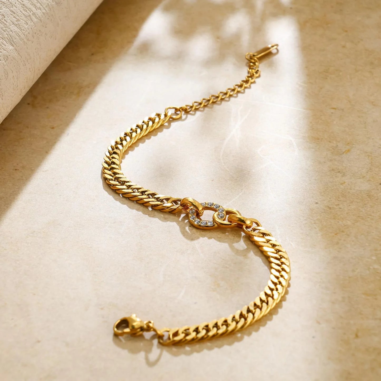 Bratara Golden Loop